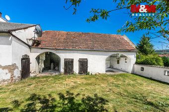 Nabízíme k prodeji řadový rodinný dům v části Švihov u Klato