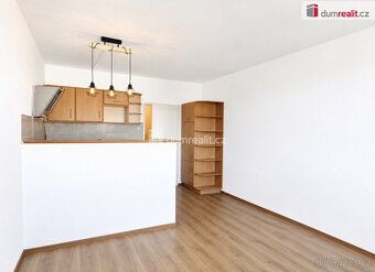 Nájem včetně služeb voda topení 8000 Kč. Elektrina na nákemn