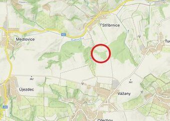 Nabízíme k pronájmu travnatou plochu včetně stromů. Jedná se