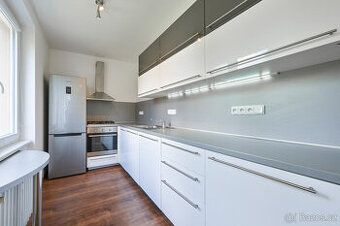 Nabízím k pronájmu byt v Ostravě Porubě 2+1 po částečné reko