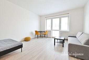 K dlouhodobému podnájmu nabízíme krásně zrekonstruovaný byt 
