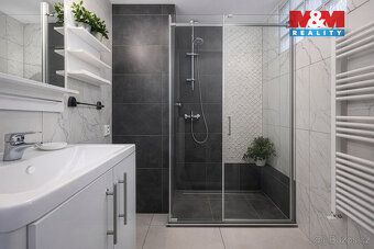Nabízíme k prodeji slunný byt o užitné ploše 61 m² v osobním