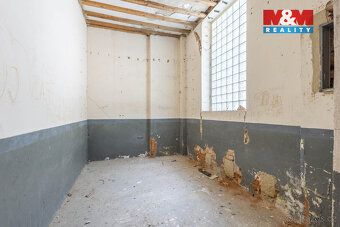 Nabízíme k prodeji prostornou halu o užitné ploše 435 m² v o