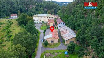 Nabízíme k prodeji prostornou halu o užitné ploše 435 m² v o