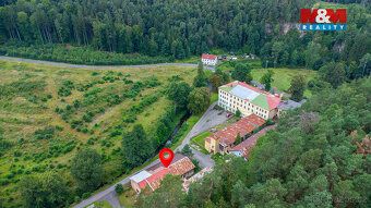 Nabízíme k prodeji prostornou halu o užitné ploše 435 m² v o