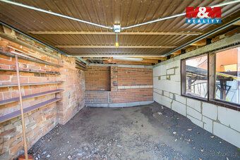 Nabízíme Vám k prodeji stavební pozemek 370 m2 s rodinným do