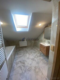 Nabízíme k pronájmu komfortní nový byt 3+1, o ploše 134m2, v