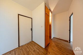Nabízíme k pronájmu byt o dispozici 2+1 s podlahovou plochou
