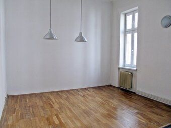 Nabízím k dlouhodobému pronájmu byt 3+1 ve 3. NP cihlového d