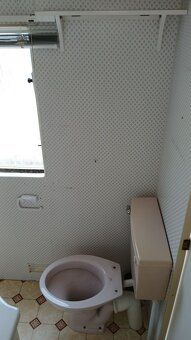 SKLAD v ŽEBRÁKU rozměr 3,7m x 9m, dvě uzavíratelné ložnice, 