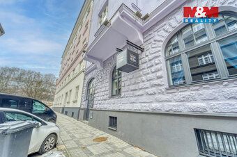 V historickém centru Karlovy Vary, přímo v lokalitě UNESCO, 