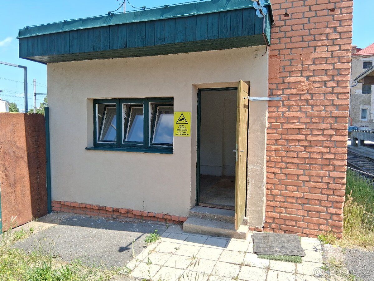 Nabízíme k pronájmu nebytový prostor umístěný v areálu v Kra