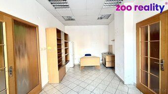 Nabízíme k prodeji dvoupodlažní dům v centru Královského měs