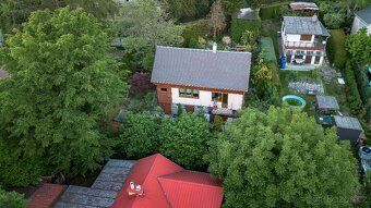 Výjimečná chata v obci Mnichovice u Říčan (oblast Budíkov), 