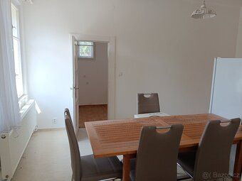 Nabízím k prodeji prostorný rodinný dům v klidné a vyhledáva