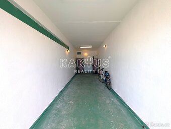 Nabízíme Vám k prodeji řadovou dvojitou garáž v osobním vlas