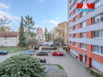 Nabízíme k prodeji útulný a světlý byt 2+kk o výměře 42 m², 