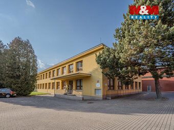Nabízíme k prodeji útulný a světlý byt 2+kk o výměře 42 m², 