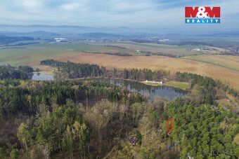 Nabízíme k prodeji útulnou samostatně stojící chatu v rekrea