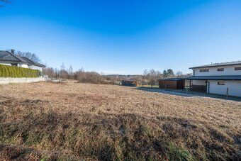 Nabízím Vám prostorný stavební pozemek o výměře 1503 m², sit