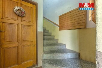 Nabízíme k prodeji rodinný dům se dvěma bytovými jednotkami 