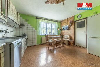 Nabízíme k prodeji rodinný dům se dvěma bytovými jednotkami 