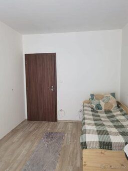 Nabízíme k pronájmu velmi pěkný byt 3+kk s balkonem, ve 3. p