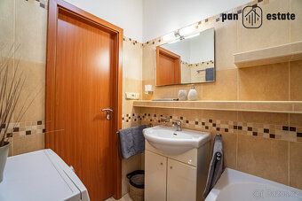 Nabízíme k prodeji prostorný byt o dispozici 3+1 na ulici Sl