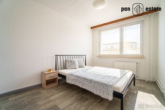 Nabízíme k prodeji prostorný byt o dispozici 3+1 na ulici Sl