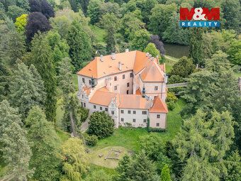Nabízíme ve výhradním zastoupení k prodeji nový moderní rodi