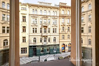 Nabízíme vám k dlouhodobému podnájmu velmi prostorný, útulně