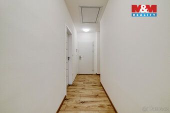 Nabízíme k pronájmu podkrovní byt o dispozici 3+kk o velikos