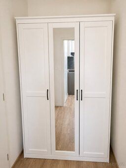 Pronájem moderního bytu 1+kk s balkonem, sklepem a parkovací