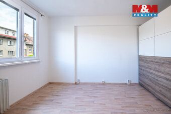 Nabízíme pronájem bytu v 2. patře bytového domu s výtahem. B