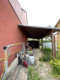 Popis nemovitosti: Jedná se o přízemní řadový dům o dispozic
