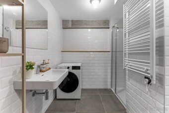 Nabízím k prodeji kompletně vybavený designový loftový byt 2