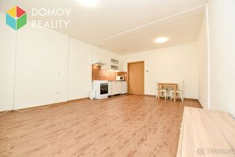 Nabízíme k pronájmu částečně zrekonstruovaný byt o dispozici