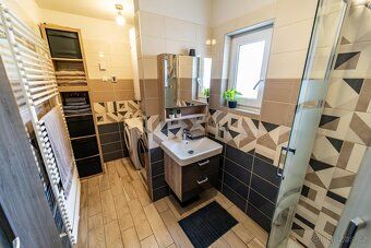 Hněvousice prodej moderního rodinného domu 5+kk, 117 m2, poz