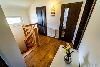 Hněvousice prodej moderního rodinného domu 5+kk, 117 m2, poz