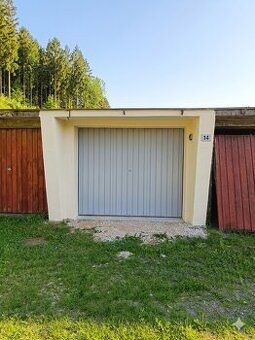 Nabízíme k prodeji zděnou garáž o výměře 20 m2, která se nac