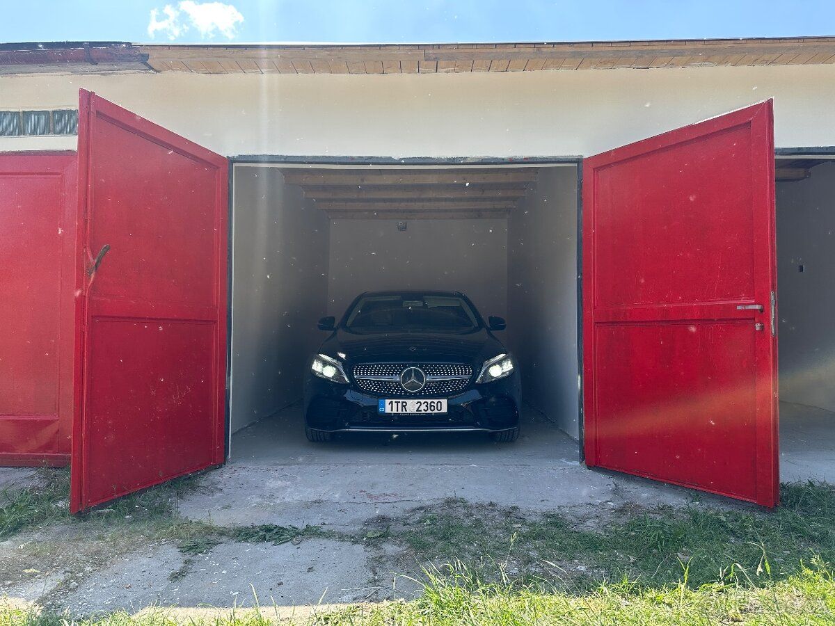 Nabízím k prodeji nově zrekonstruovanou zděnou garáž o výměř