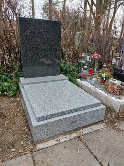 Nabízím urnové hroby a jednohroby na pražských hřbitovech. M
