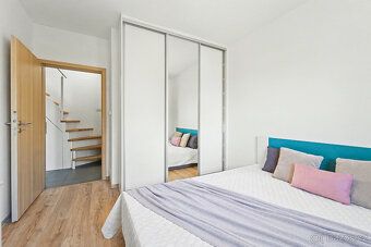 Nabízím k prodeji moderní mezonetový byt 3+kk v Kouřimi. Nen