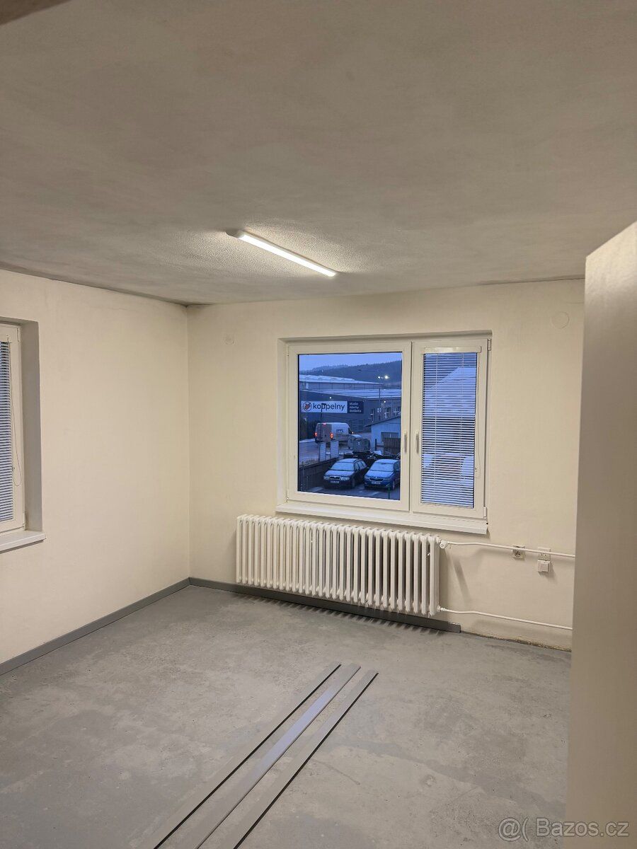 Pronajmu kancelářské, skladovací prostory a parkovací místa 