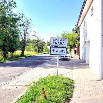 Pozemek v centru obce, v klidné ulici, na adrese Javorová 11