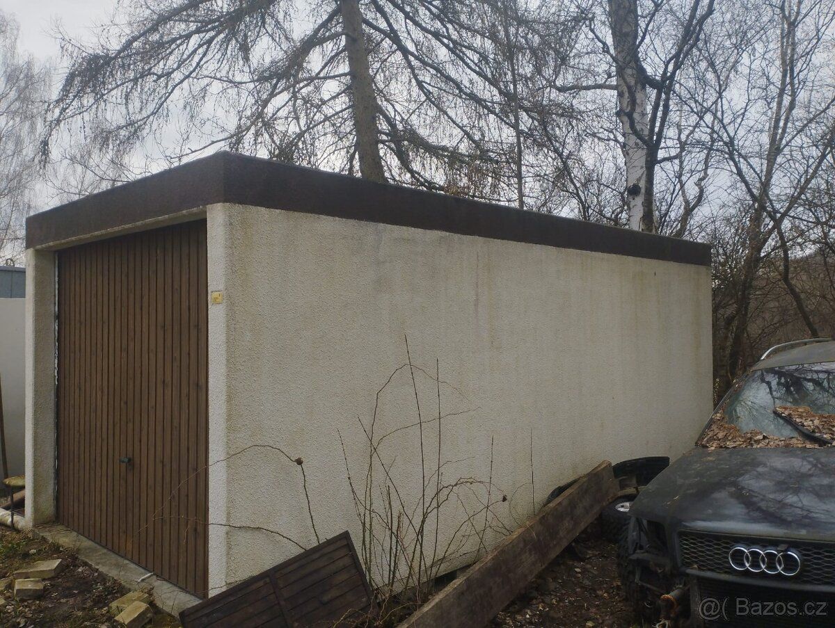 Prodám mobilní garáž v dobrém stavu, rozměry 2200x3100x6000m