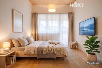 Nabízíme k pronájmu prostorný řadový rodinný dům o dispozici