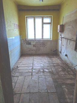 V zastoupení majitele nabízíme k prodeji starší rodinný dům 