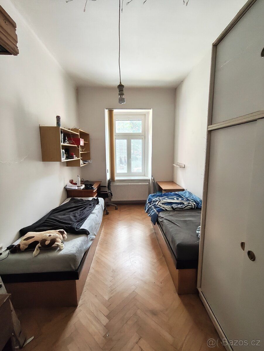 Nabízíme uvolněné místo v pokoji ve sdíleném bytě 3+1 v cent