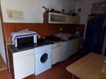 Nabízíme uvolněné místo v pokoji ve sdíleném bytě 3+1 v cent
